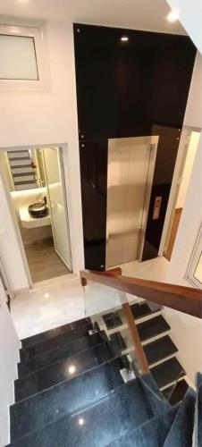 Hoàng Quốc Việt, Nghĩa Đô, 2 ô tô tránh, vỉa hè, 6 tầng thang máy, DT 65m2 giá chỉ 19 tỷ - 2