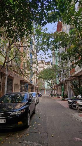 NGUYỄN VĂN LỘC- LÔ GÓC NHIỀU CÂY XANH- VỈA HÈ - Ô TÔ TRÁNH - KINH DOANH / VĂN PHÒNG–