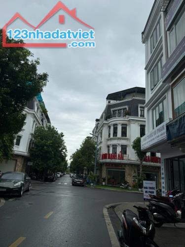 Bán nhà mặt đường hoàng huy reverside
