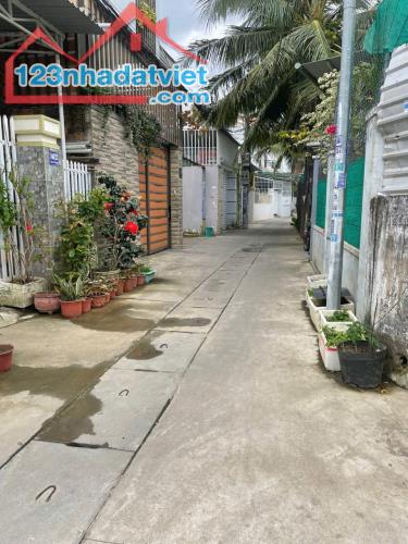 BÁN NHÀ CẤP 4 HẺM XÓM CHIẾU - VĨNH NGỌC. XUNG QUANH TIỆN ÍCH ĐẦY ĐỦ. LH 0935964828 - Hiền - 1