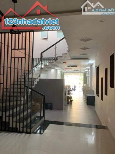 🔥Bán nhà mặt tiền Phùng Hưng, gần Hoàng Thị Loan, DT 137m2 nhà 2 tầng giá 6.7 tỷ