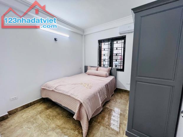 BÁN NHÀ MỚI 5 TẦNG, THANG MÁY - 5 HOÀNG QUỐC VIỆT, 40/43M².CHỈ 11 TỈ - 2