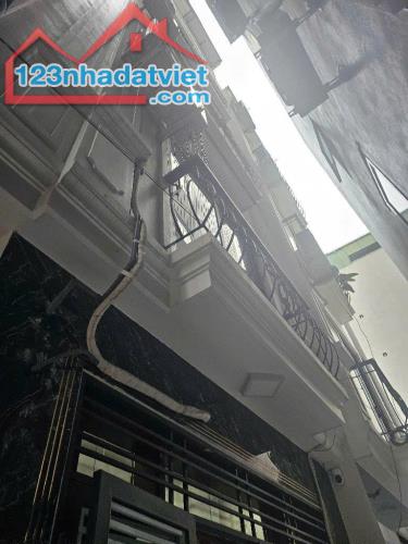 Bán nhà riêng mới đét 31m2 * 5 tầng ngõ ô tô - nội thất mới đẹp, bãi xe cạnh nhà tại Nam