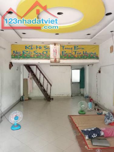 Bán nhà C/c Huỳnh Văn Chính 40m2 ngang 4 dài 10 ,hẻm 10m ,gí 3,6 tỷ.