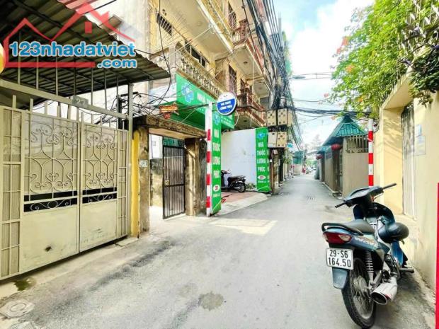 HOT, BÁN NHÀ VÕ CHÍ CÔNG TÂY HỒ 32M-5,2 TỶ-MẶT TIỀN 3.5M-NHÀ ĐẸP NGÕ RỘNG GẦN ĐƯỜNG LỚN, F - 2