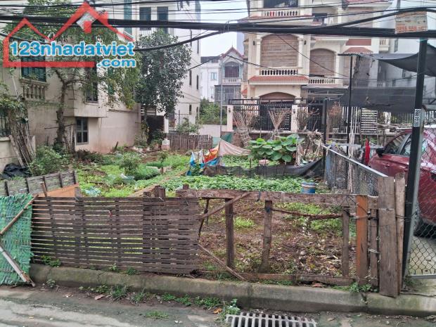 BÁN ĐẤT ĐẸP TẠI TỔ 12 THẠCH BÀN – Ô TÔ 7 CHỖ VÀO ĐẤT – CẠNH KĐT GARDEN CITY