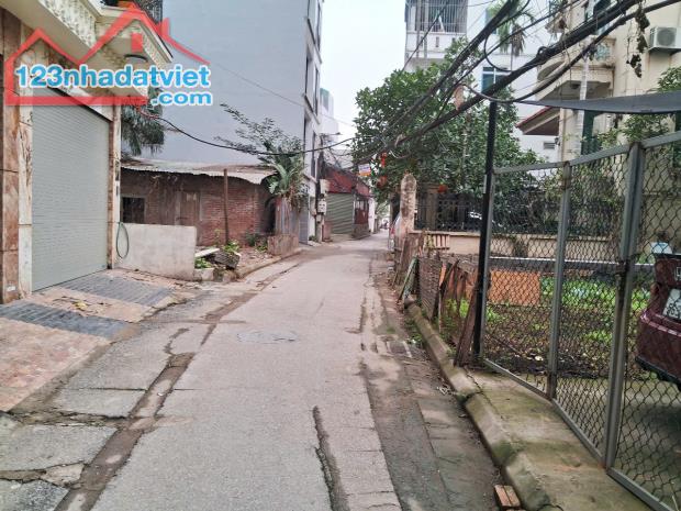 BÁN ĐẤT ĐẸP TẠI TỔ 12 THẠCH BÀN – Ô TÔ 7 CHỖ VÀO ĐẤT – CẠNH KĐT GARDEN CITY - 2