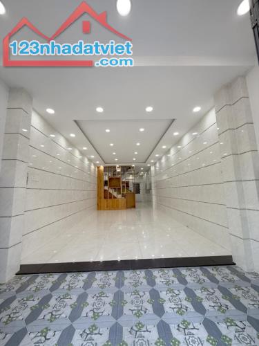 MẶT TIỀN KINH DOANH, 2 TẦNG, NGAY GÒ XOÀI - LÊ VĂN QUỚI, 54M2, SỔ ĐẸP HOÀN CÔNG ĐỦ, GIÁ