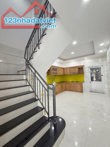 MẶT TIỀN KINH DOANH, 2 TẦNG, NGAY GÒ XOÀI - LÊ VĂN QUỚI, 54M2, SỔ ĐẸP HOÀN CÔNG ĐỦ, GIÁ - 1