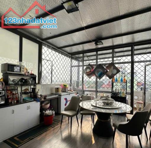 SIÊU PHẨM NHÀ ĐẸP - GIÁ Tốt - Vị Trí Đắc Địa Tại : Đàm Quang Trung - Long Biên - Hà Nội - 1