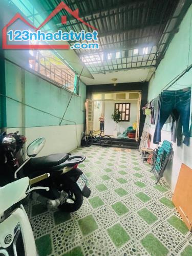 Mặt tiền lê đức thọ vs Nguyễn Văn Lượng, 79m2 4 tầng, dòng tiền 40tr/th
