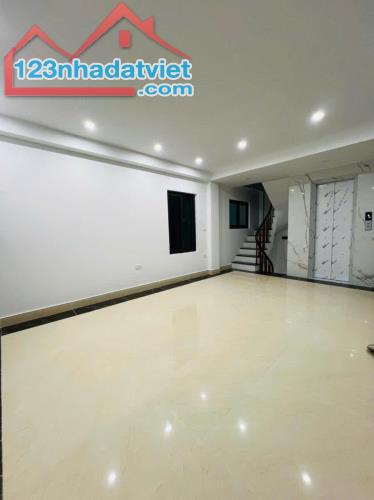 ĐỈNH NÓC KỊCH TRẦN - VŨ TÔNG PHAN - OTO ĐUA TRONG NGÕ - 40M2x7T THANG MÁY - NHỈNH 12 TỶ - 4