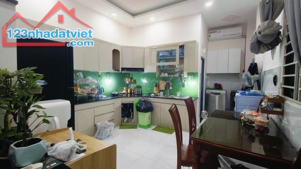 Bán nhà mặt phố Q.9, 58m², 4 tầng, 6.7 tỷ, sổ hồng - 1