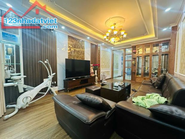 16 TỶ PHÂN LÔ 6 TẦNG NGUYỄN NGỌC NẠI – GARA Ô TÔ - THANG MÁY NHẬP – DÂN TRÍ CAO – TIỆN