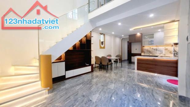 Nhà 82 m2 đường Ông ích khiêm, Hải Châu nhỉnh 50 triệu/ m2