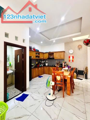 Siêu Phẩm 3 Tầng Vị trí Đẹp Hẻm Xe Hơi 51m2_4.5x11m Quốc Lộ 13 Hiệp Bình Phước Thủ Đức - 2