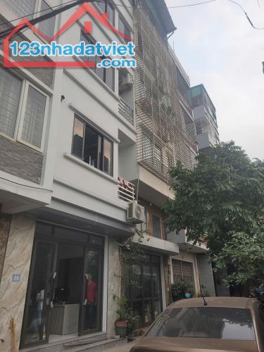 Bán nhà  40m², 4PN, 3WC, Ngõ ÔTô 908 Kim Giang, Thanh Liệt, 6.7 tỷ