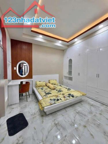 BÁN NHÀ MẶT TIỀN LỚN - 88M2 -  XE HƠI NGỦ TRONG NHÀ - 5 TẦNG MỚI - DT HƠN 20TR/TH - CHỈ 8T - 2
