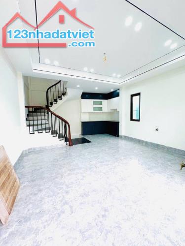 Cực hiếm. Bán nhà mới lô góc Bát Khối Long Biên 34m 6T MT5m 6.45 tỷ ô tô vào nhà - 2