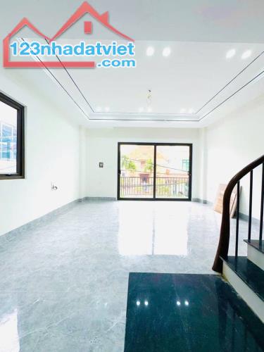 Cực hiếm. Bán nhà mới lô góc Bát Khối Long Biên 34m 6T MT5m 6.45 tỷ ô tô vào nhà - 3