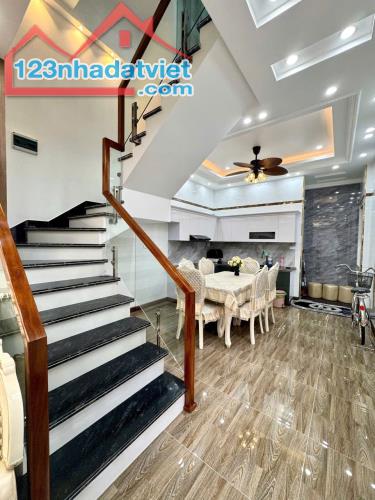 :- Chính chủ bán căn nhà cực đẹp tại 46 Lạch Tray , căn góc 2 mặt thoáng - 5