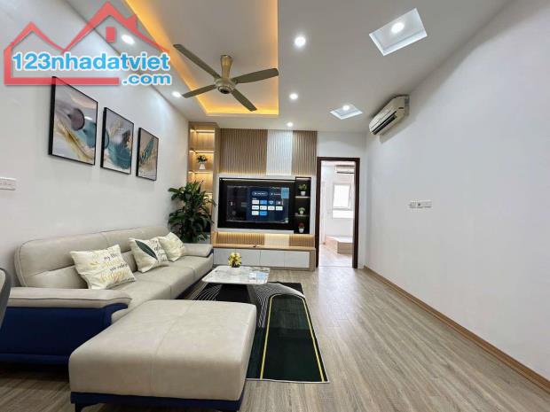 Sở hữu căn hộ 62m2 2 ngủ 2 vệ sinh VP6 view Hồ linh Đàm giá chỉ 2,57 tỷ