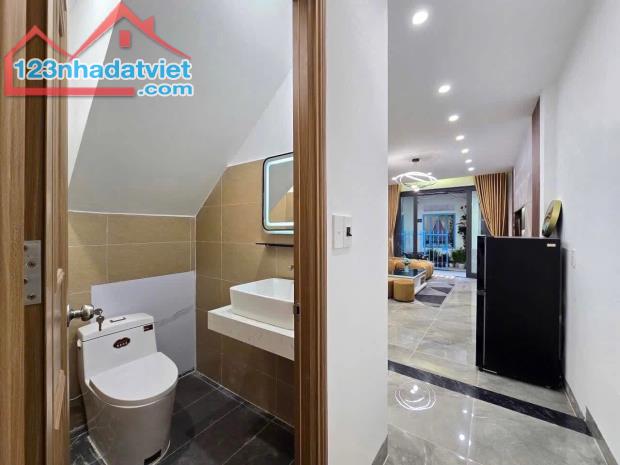 Nhà đẹp cạnh Đh Duy Tân, Nguyễn văn Linh, Hải Châu nhỉnh 3 tỷ - 2