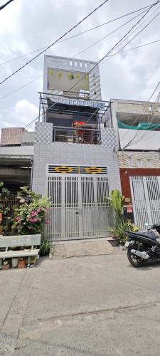 Bình Tân, Nhà 4 tầng 605m2, cạnh mặt tiền ,kinh doanh,ô tô, giá rẻ