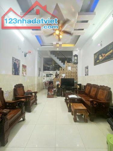 Bình Tân, Nhà 4 tầng 605m2, cạnh mặt tiền ,kinh doanh,ô tô, giá rẻ - 1