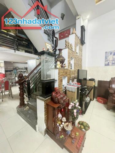 Bình Tân, Nhà 4 tầng 605m2, cạnh mặt tiền ,kinh doanh,ô tô, giá rẻ - 2