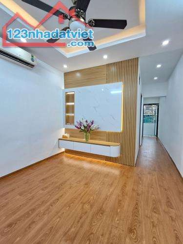 2.68 Tỷ Tập thể Vĩnh Hồ 27/55m - 2PN Full nội thất, trung tâm Đống Đa