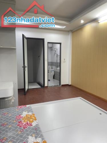 Bán nhà 5 tầng 4 ngủ 30m2 ô tô đỗ cửa đường Nguyễn Văn Linh giá chỉ 5.1 tỷ - 2