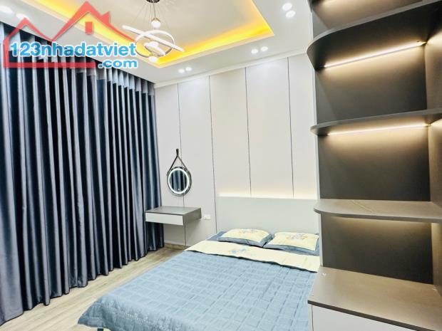 BÁN NHÀ CẦU GIẤY - 10M RA Ô TÔ, 2 THOÁNG - 38m2, 7 TỶ - 1