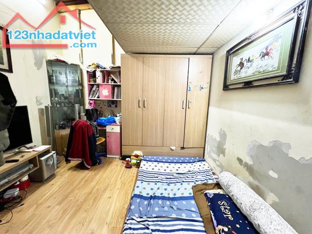 CHỈ 3,2 TỶ CÓ NHÀ 22m2, LÔ GÓC 3 THOÁNG Ở HAI BÀ TRƯNG, VÀI BƯỚC RA PHỐ, SỔ VUÔNG ĐÉT - 2