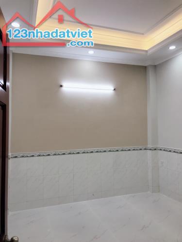 Bán nhà HXH, 85m2, đường Nguyễn Thị Sóc, Hóc Môn, ngang 5m, nhỉnh 4 tỷ còn thương lượng. - 4