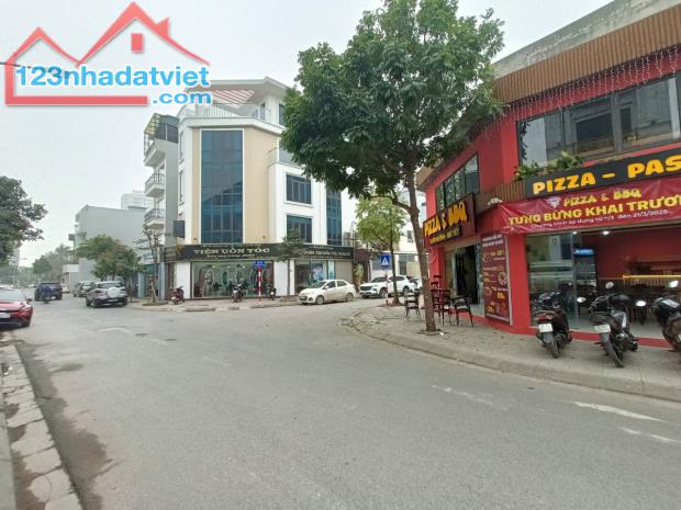 Bán nhà mặt phố kinh doanh Phúc Lợi Long Biên 78m 7T MT5m 23.x tỷ, ô tô tránh, vỉa hè rộng