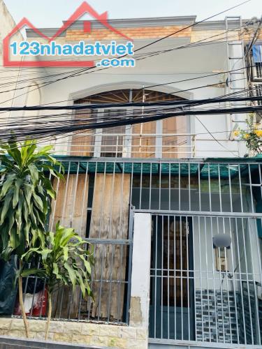 Bán nhà HXH 50m2 (4.5x11m) 3PN, KHÔNG QH, SÁT VÁCH Q7, chỉ 3.79 TỶ