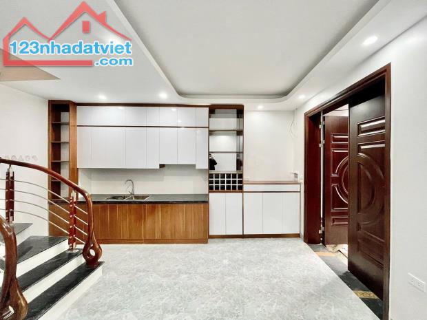 SIÊU SIÊU HIẾM CÓ!BÁN NHÀ 5 TẦNG ,30M2,HƯỚNG TÂY TỨ TRẠCH,GẦN ĐƯỜNG OTO GIÁ CHỈ 5, TỶ - 2