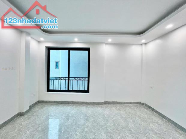 SIÊU SIÊU HIẾM CÓ!BÁN NHÀ 5 TẦNG ,30M2,HƯỚNG TÂY TỨ TRẠCH,GẦN ĐƯỜNG OTO GIÁ CHỈ 5, TỶ - 3