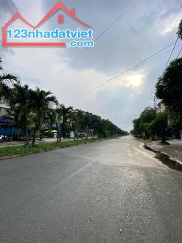 MẶT TIỀN KHÁCH SẠN TRẦN THỊ NGÔI F4 - Q8, 3 LẦU - (4 * 20). GIÁ 15 TỈ. TL - 1
