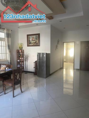 Cho thuê biệt thự 1 trệt 3 lầu đường Lê Hồng Phong, phường 8 - 3