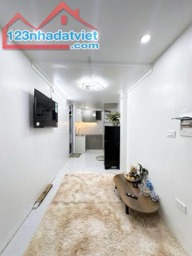 Bán nhà phố Dương Văn Bé, 20m2 x 3T, Nhỉnh 2 tỷ, Căn góc,Hàng xóm time city,2 ngủ  ở luôn.