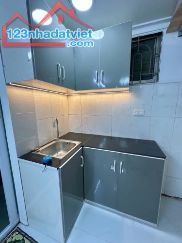 Bán nhà phố Dương Văn Bé, 20m2 x 3T, Nhỉnh 2 tỷ, Căn góc,Hàng xóm time city,2 ngủ  ở luôn. - 1