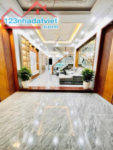Về Quê Bán Gấp Nhà 1 Trệt 3 Lầu Gần Làng Đại Học Full Nội Thất - 1
