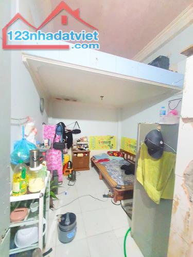 CHỈ 2,35 TỶ CÓ NHÀ SỔ RIÊNG ĐỐNG ĐA 15m2x3 TẦNG NGÕ THÔNG 3 GÁC, GẦN Ô TÔ, GẦN HỒ
