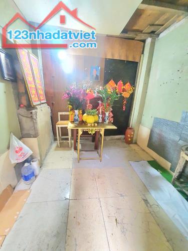 CHỈ 2,35 TỶ CÓ NHÀ SỔ RIÊNG ĐỐNG ĐA 15m2x3 TẦNG NGÕ THÔNG 3 GÁC, GẦN Ô TÔ, GẦN HỒ - 2