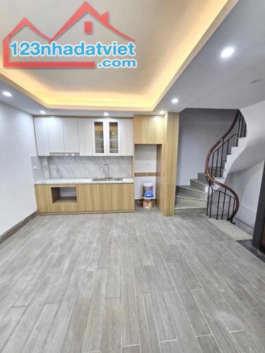 Bán Nhà Thái Hà, 35m2 x 5 Tầng Chỉ 2.5 Tỷ