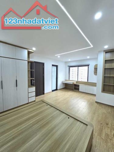 Bán Nhà Thái Hà, 35m2 x 5 Tầng Chỉ 2.5 Tỷ - 2