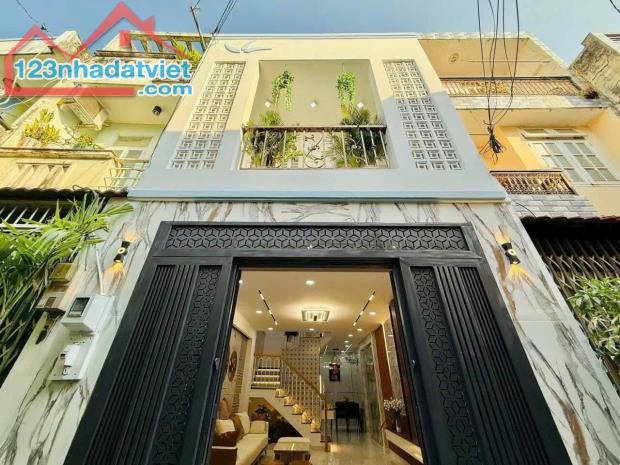 Kẹt tiền bán gấp nhà Q1! 58m2 Giá 3tỷ688 gần sát Thảo Cầm Viên, Nguyễn Bỉnh Khiêm, SHR