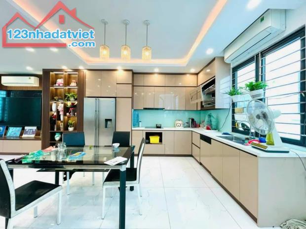 Bán nhà đường Trần Cung 53m² mặt tiền 6m, ô tô vào nhà, ngõ thông, gần phố chỉ 13.5 tỷ - 1